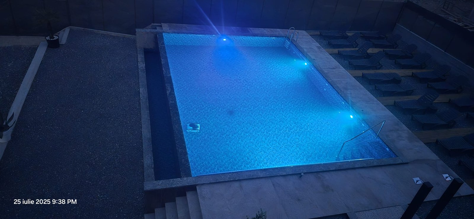 piscina-noaptea